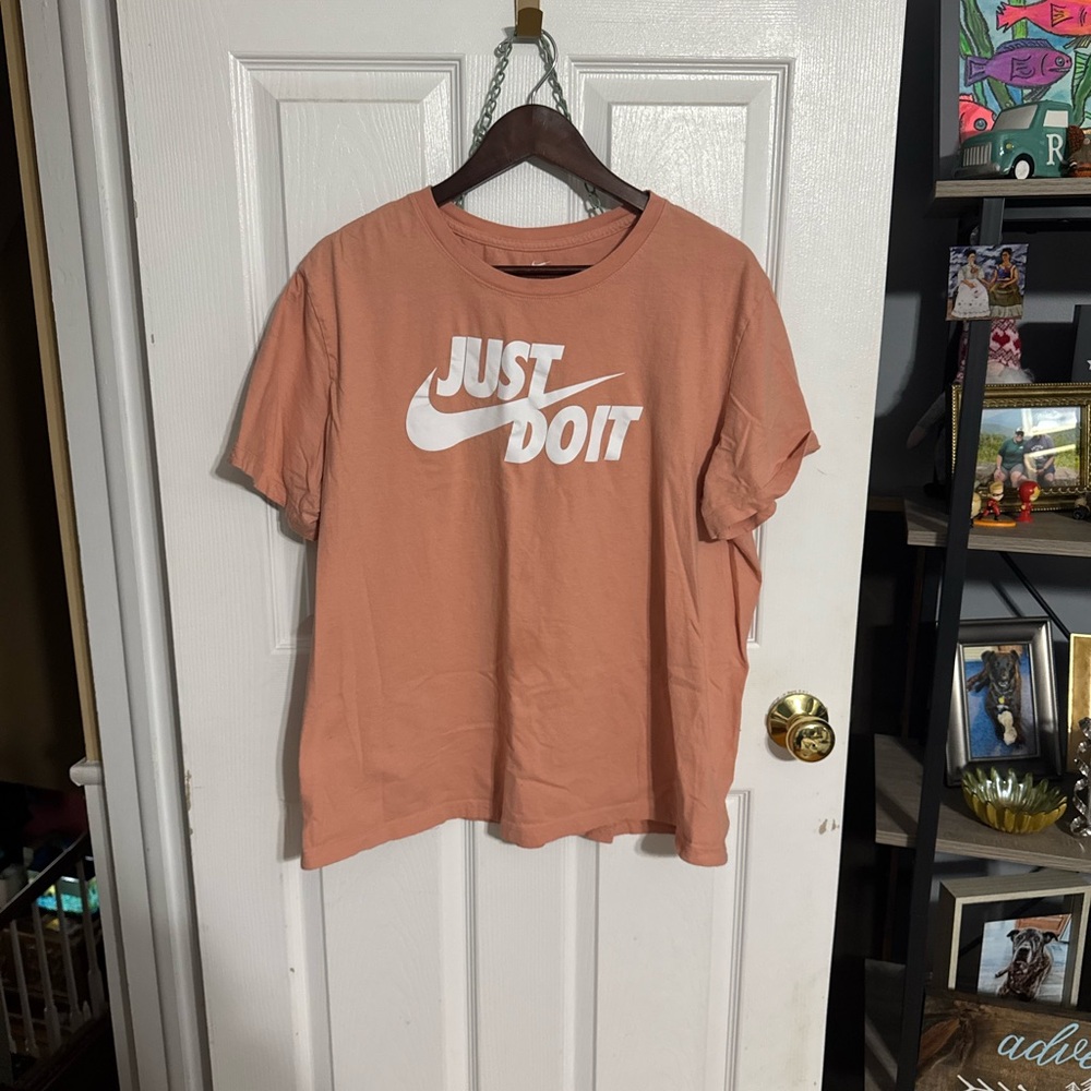 Women’s Nike T-Shirt
